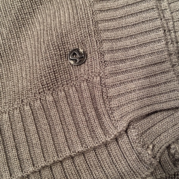 Lululemon Wool Be Cozy Poncho Dark Olive - Picture 5 of 5